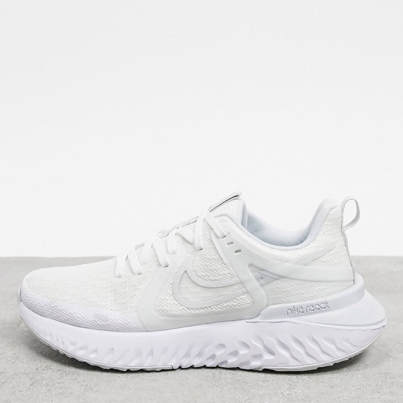 Almost NEW with Box Nike US7 Legend React 2 - Picture 1 of 10